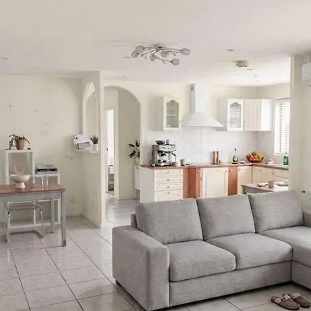 Maison De 10 Pers Avec Piscine אגדה