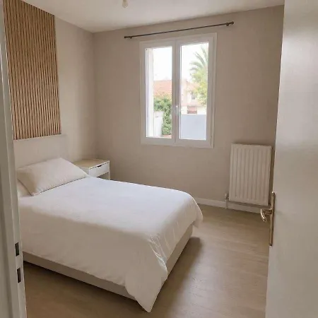 בית נופש Maison De 10 Pers Avec Piscine אגדה